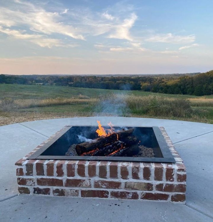 Brick outdoor fire pit